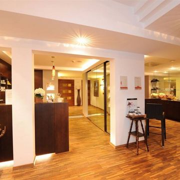 Luxuriöser Wellnessbereich im Body Art Spa des Hotels Vier Jahreszeiten